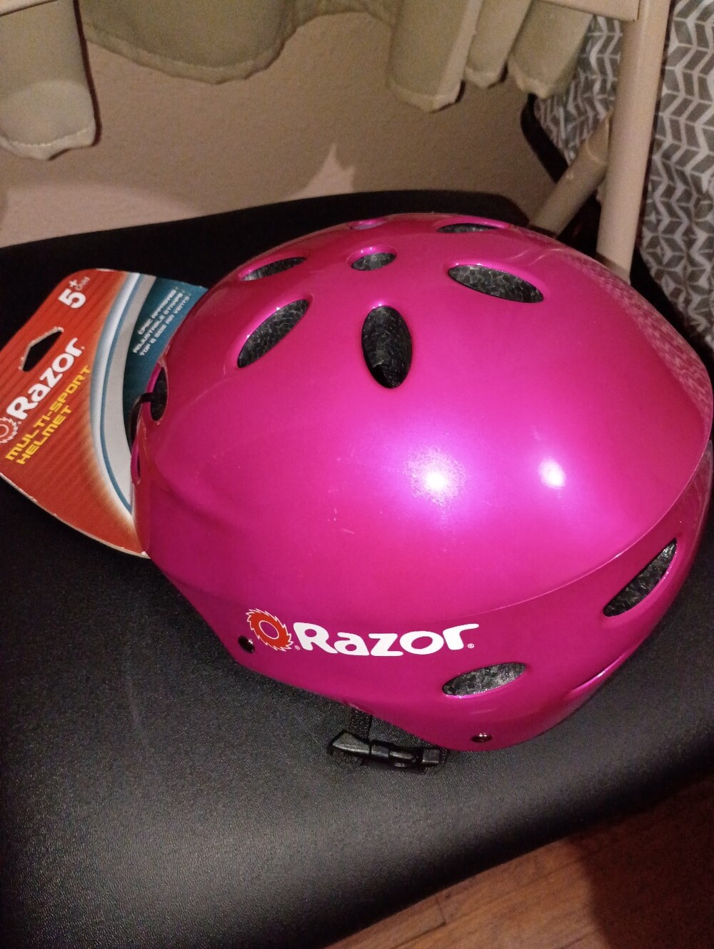 NEW Razor Pink Youth Helmet